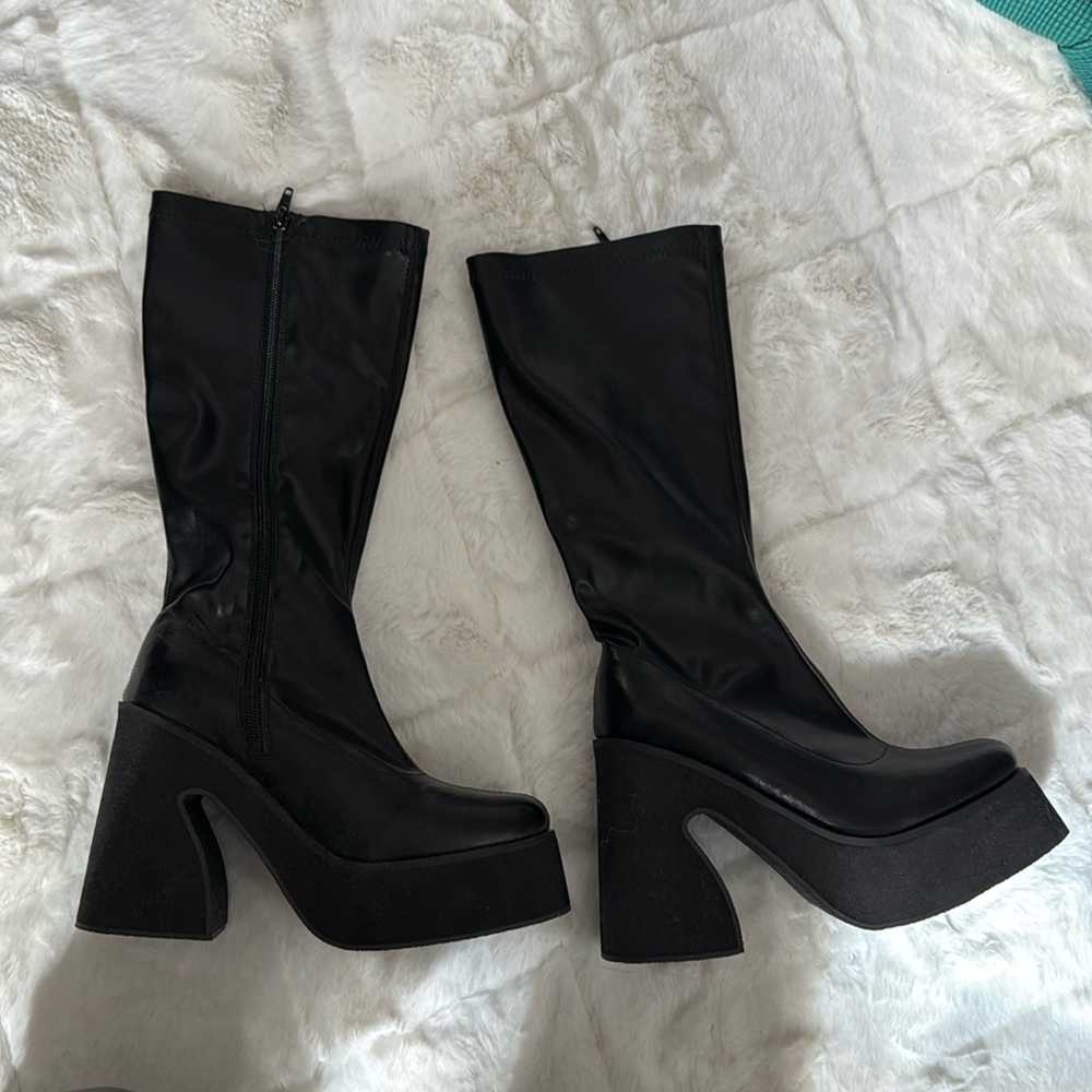 Fashion nova chunky boots